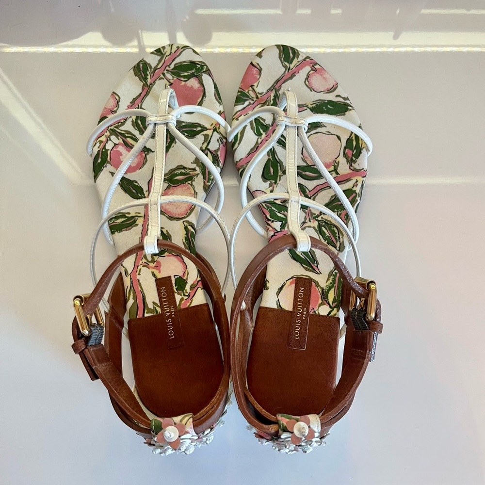✨ Authentic Louis Vuitton Sandals ✨